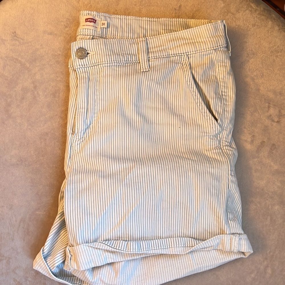 Levi’s Blue *Railroad Striped* Cuffed Jean Shorts Sz 31 - Picture 4 of 10